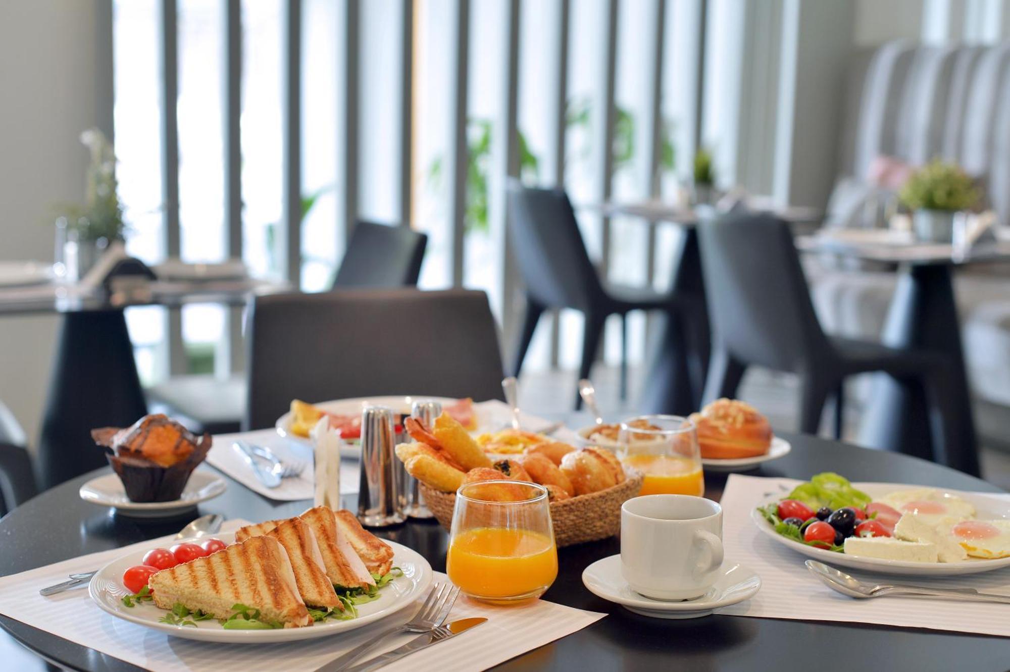 Alva Athens Hotel ภายนอก รูปภาพ